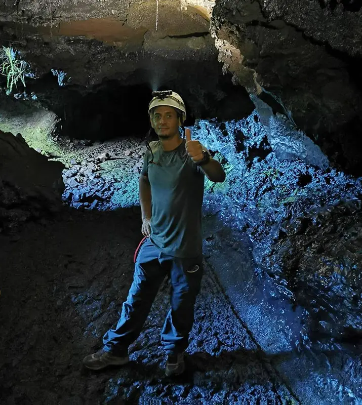 Portrait de Teddy Avril, guide Spéléo'Lave, sur l'île de La Réunion.